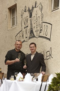 dazu Erlesenes aus der Küche von Maître Claude (oben links, rechts Georg Gysin-Spitz)